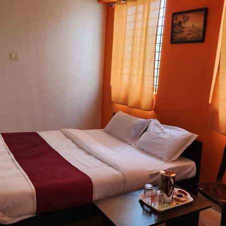 Varaha Residency Hotell Mysore Exteriör bild