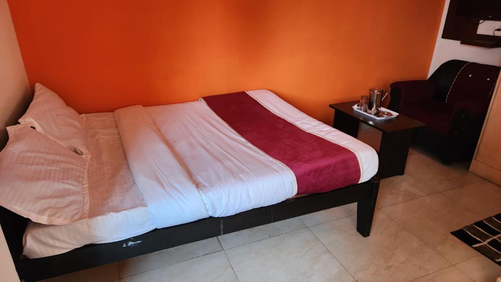Varaha Residency Hotell Mysore Exteriör bild